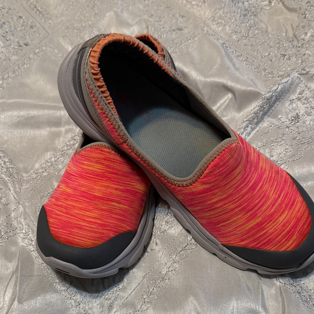 Bzees Women's Slip-On Mules in Pink and Orange